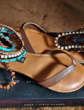 NWB Steve Madden Brown Leather Beaded Thong Sandals with Turquoise Accents